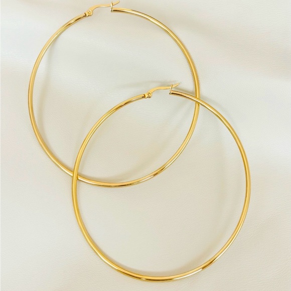 FASHION JEWELRY HOOPS EARRINGS STAINLESS STEEL CLASSIC FOR WOMEN’S  GOLD COLOR - Picture 7 of 7